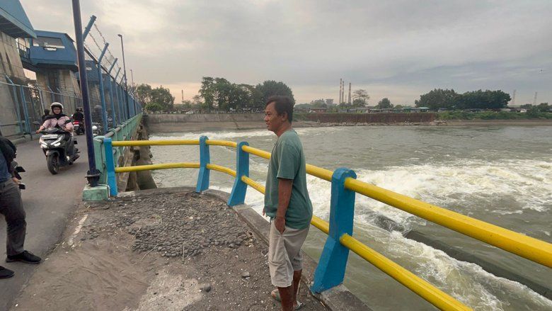 Diduga Bunuh Diri, Pria Lompat ke Sungai Rolak Songo Mojokerto