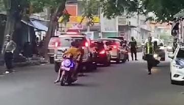 Pemotor Terobos Polisi yang Gelar Razia di Mojokerto