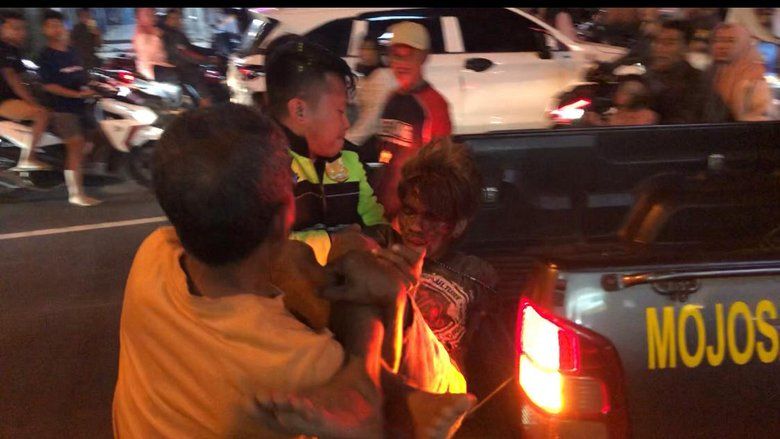Diduga Hendak Mencuri di Gudang, Pria Diamuk Massa di Mojosari
