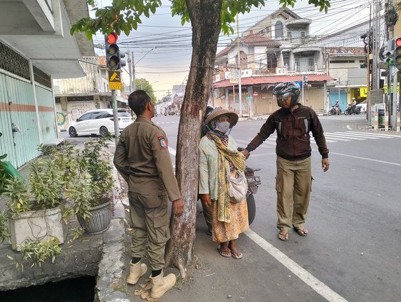 Satpol PP Amankan 14 Pengamen dan Pengemis di Kota Mojokerto untuk Dibina
