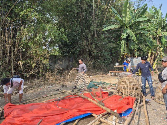 Judi Sabung Ayam di Gedeg Dibubarkan, Polisi Amankan Puluhan Ayam dan Motor
