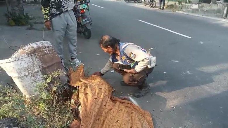 Truk Tangki Vs Sepeda Motor di Kemlagi Mojokerto, Satu Orang Tewas