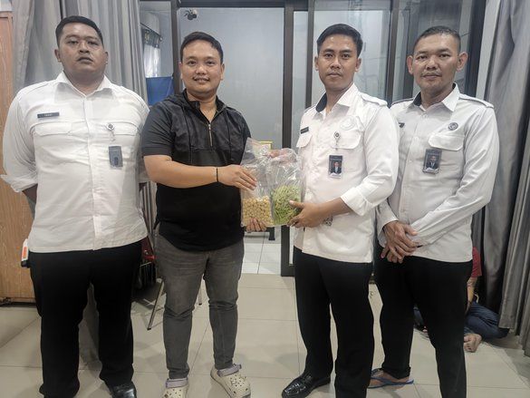 Kirim Kue Bercampur Pil Koplo ke Lapas Mojokerto, Perempuan Ini Diamankan