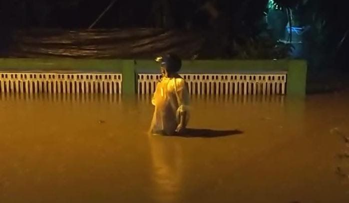 Hujan Deras, Sungai di Mojokerto Meluap dan Merendam Rumah Warga