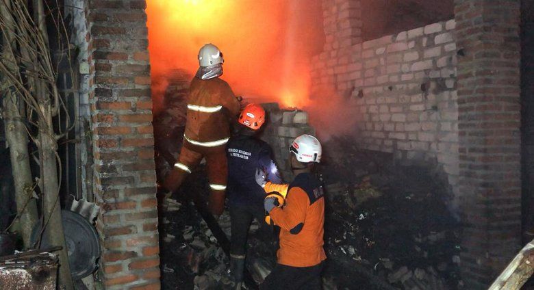 Pabrik Tahu Terbakar, Rugi Ratusan Juta