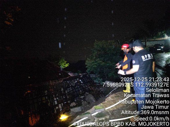 Tertimpa Tanah Longsor, Satu Rumah di Trawas Mojokerto Rusak Berat