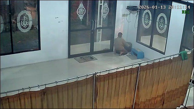 Gagal Kabur, Pencuri Kotak Amal di Musala Al-Aqsa Kutorejo Mojokerto Nyaris Diamuk Massa