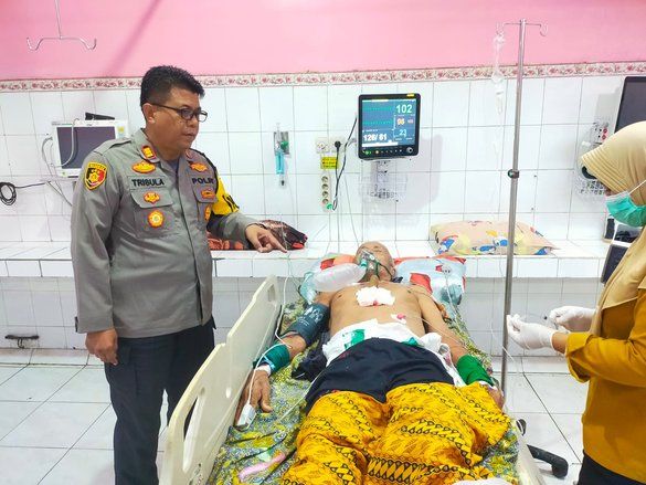 Depresi karena Sakit, Seorang Lansia di Jombang Mencoba Bunuh Diri