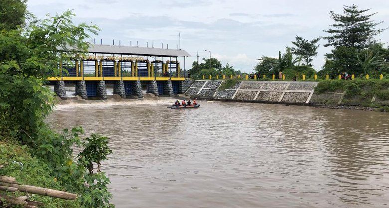 Seorang Pencari Kayu yang Hilang Diduga Tercebur di Sungai Sadar Mojokerto