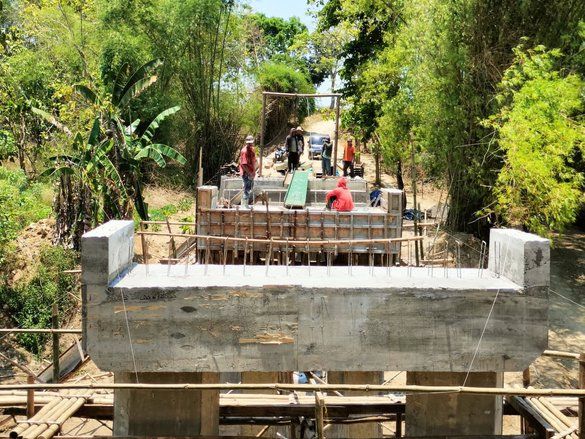 Proyek Lima Jembatan Bantuan BNPB di Sampang Terancam Molor