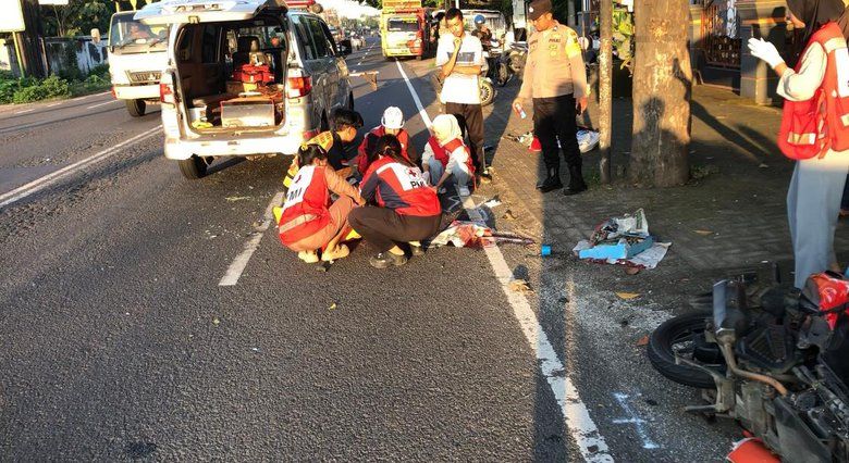Terlibat Lakalantas, Tentara ini Meninggal Dunia di Jalan Raya Pacing Mojokerto