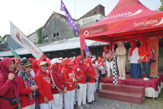 Bukan Sekadar olahraga, Jalan Sehat DWP Disdikbud Jombang Usung Semangat Silaturahmi