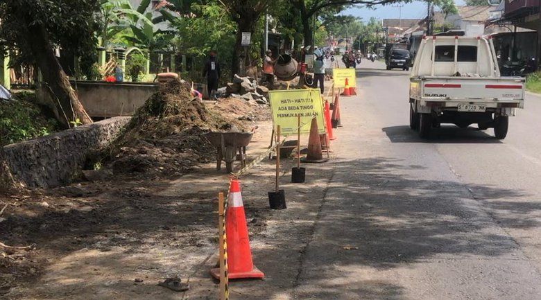 Sehari Enam Lakalantas dan Satu Pemotor Tewas, Material Proyek Diduga Jadi Penyebab