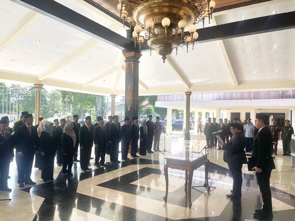 Melantik 25 Pejabat di Lingkup Pemkab, Bupati Jombang: Akan Ada Tiga Gelombang