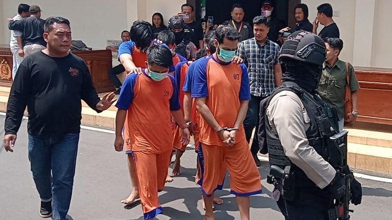 Polres Jombang Bekuk Pengedar dan Pengemas Ganja Kering