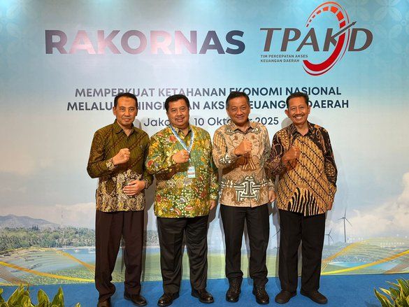 Hadiri Rakornas TPAKD, Bupati Jombang Tegaskan Pentingnya Edukasi Keuangan Bagi Warga