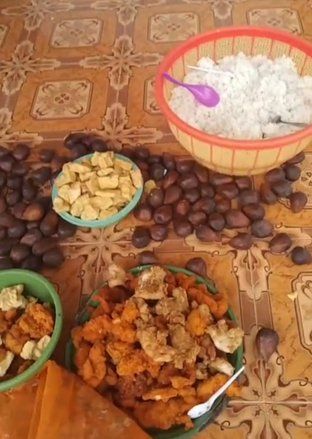 Diwadahi Keranjang dan Tas Kresek, MBG di Sampang jadi Sorotan