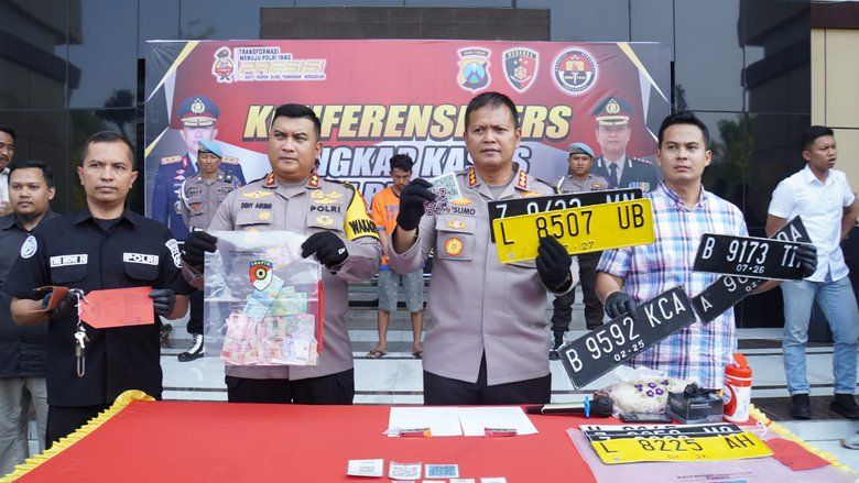 Gunakan Barcode Pertamina dan Plat Nopol Berlainan, Pengemudi Boks Muatan BBM Ditangkap Polisi