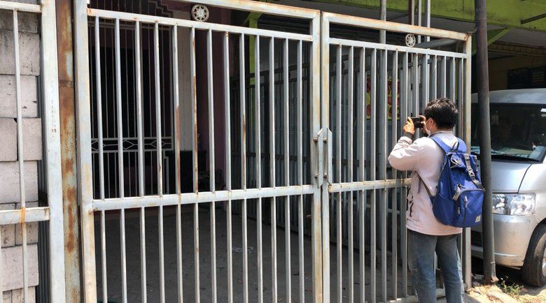 Maling Mobil Pick Up Terekam Kamera CCTV Saat Menjalankan Aksinya