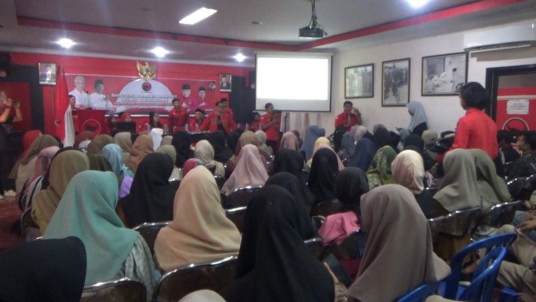 Peringati Hari Sumpah Pemuda, Ratusan Gen Z Jember dapat Pendidikan Politik langsung dari Parpol