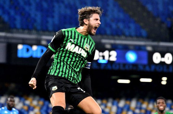Manchester City Pantau Gelandang Sassuolo