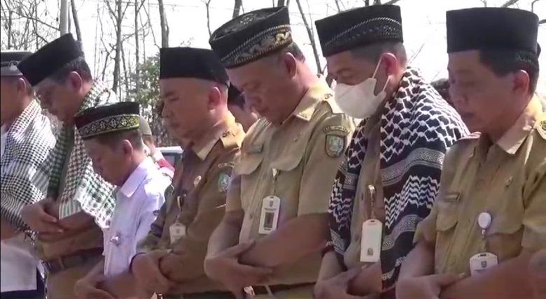 DLHKP dan Warga Jombang Gelar Sholat Minta Hujan  Karena Kemaraau Panjang 