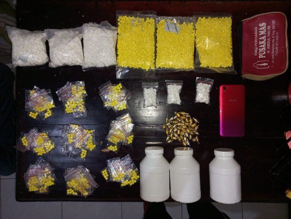 Pemuda Tamatan SD di Probolinggo Edarkan 9 Ribu Pil Koplo Dibekuk Polisi