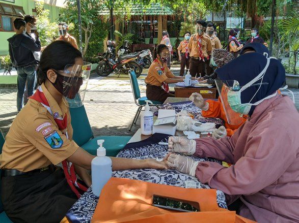 90 Siswa dan 72 Guru di Ponorogo Ikuti Rapid Test Acak