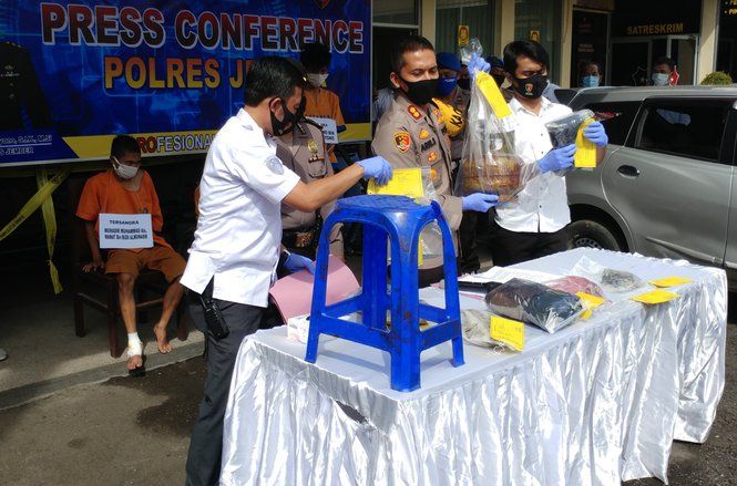 Polisi Ungkap Pembunuhan Desainer Jember, Ini Motifnya