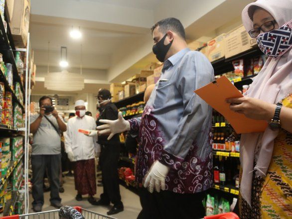Sidak Mamin di Probolinggo, Makanan Kaleng Mengandung Babi Bercampur Produk Lainnya