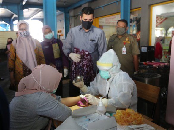 Pengunjung Pusat Belanja dan Pejabat Pemkot Probolinggo Jalani Tes Cepat Covid-19, Ini Hasilnya