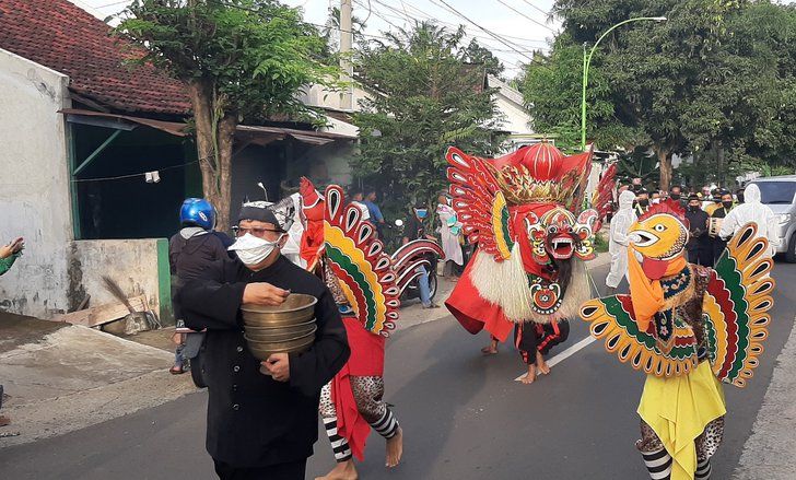 Berharap Akhiri Pandemi, Masyarakat Banyuwangi Arak <em>Barong Ider Bumi</em>