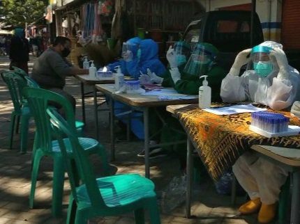 Pembeli di Pasar Probolinggo Akan Disuruh Pulang Jika Tak Pakai Masker