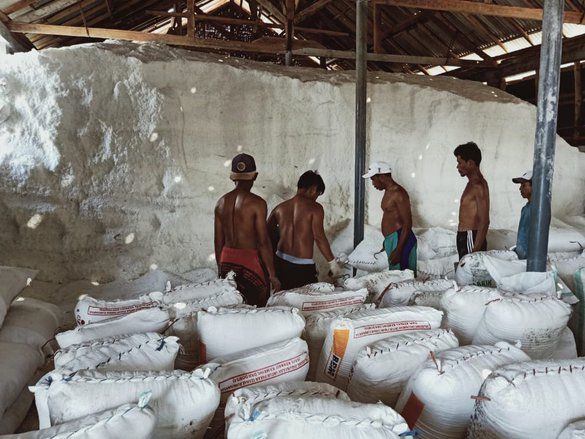 <em>New</em> <em>Normal </em>Dimulai, Pemasaran Garam Tradisional Pulih