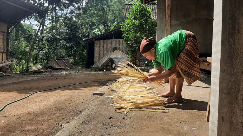 <em>Besek</em> Bambu Khas Papring Banyuwangi Laris Manis selama PPKM