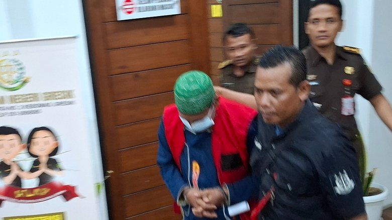 Korupsi Dana CSR Beras Tak Layak Konsumsi, Kades Beserta Sekdes dan Ketua BPD Roomo Gresik Ditahan