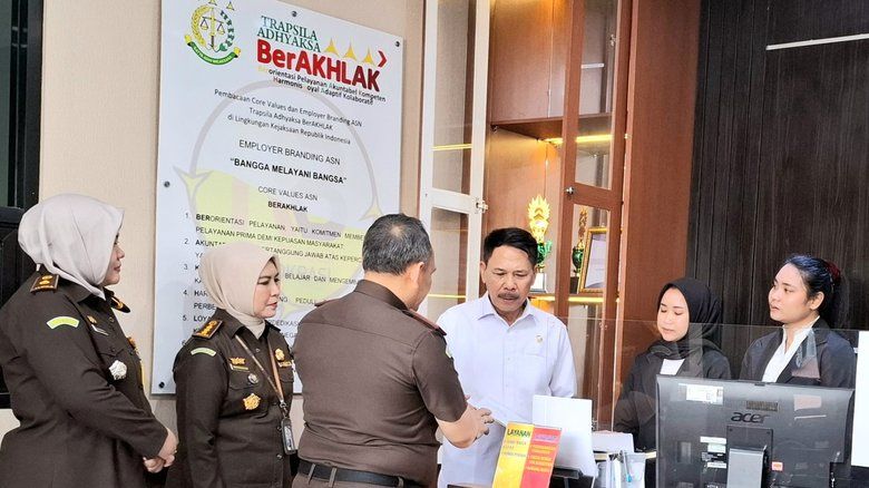 Komisi Kejaksaan dan Kejagung Sidak Pelayanan Kejari Gresik, Kagum Podcast Adhyaksa