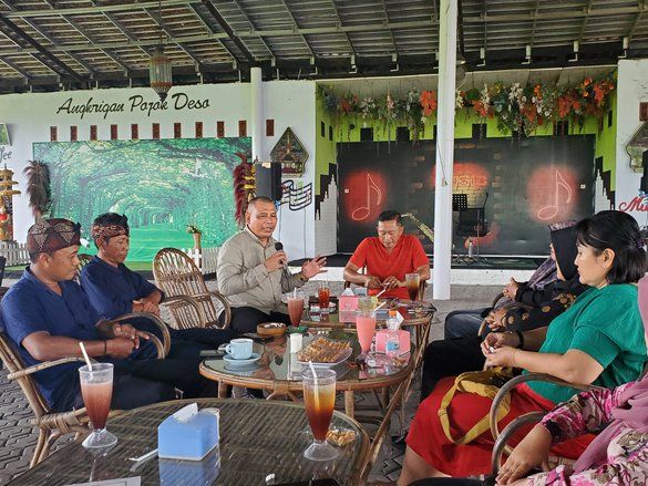 Anggota DPRD Jatim Sumardi akan Bantu Promosi Produk UMKM Desa Miagan secara Digital 