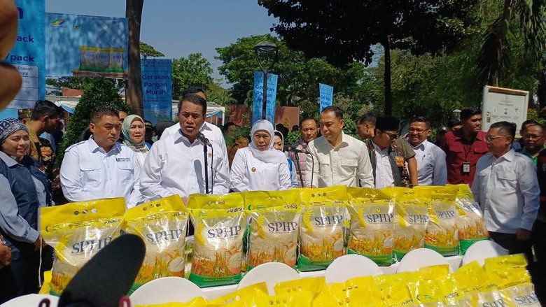 Pemerintah Gelontorkan 2.400 Ton Beras Bagi Warga Jawa Timur