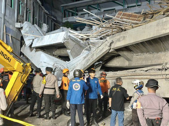 Evakuasi Korban Runtuhnya Bangunan Ponpes Al Khoziny 