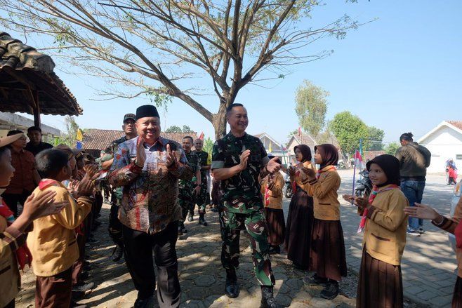 Tinjau TMMD di Jombang, Aslog Panglima TNI Tekankan Ketahanan Desa