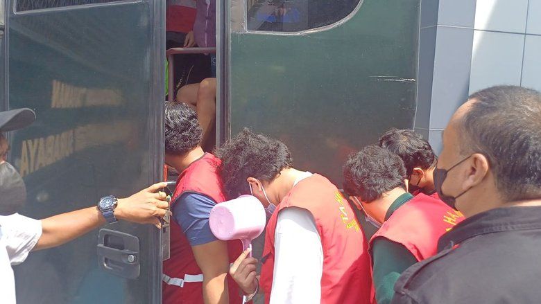 Kejari Surabaya Titipkan Penahanan Para Tersangka Kasus Pesta Seks Gay di Rutan Medaeng