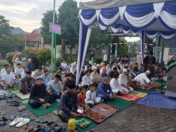 Warga Muhammadiyah Gelar Salat Id Hari Ini