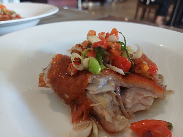 Bebek Nyonyor, Padukan Bumbu Nusantra dengan Teknik Memasak ala Peking Duck