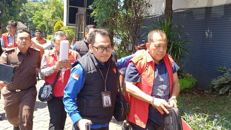 Kejati Tetapkan Tiga Tersangka Kasus Pungli Perizinan di ESDM Jatim