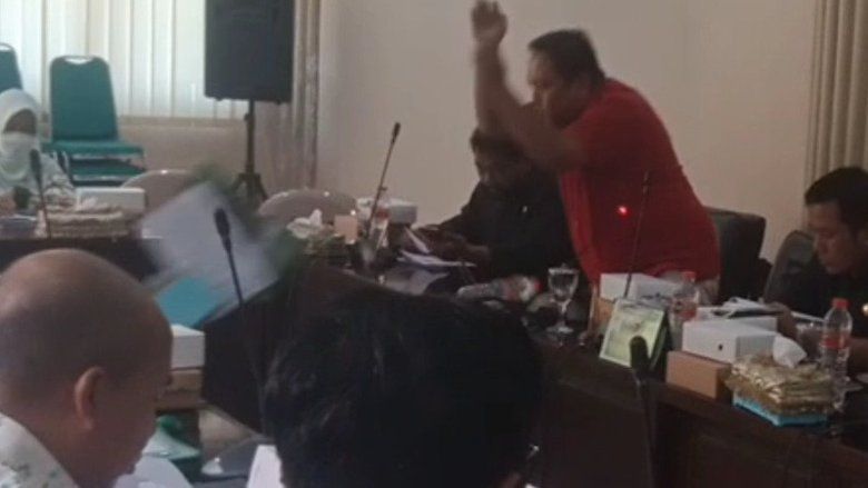 Anggota DPR Fraksi Gerindra Kota Probolinggo Mengamuk Saat Rapat Bersama DPUPR