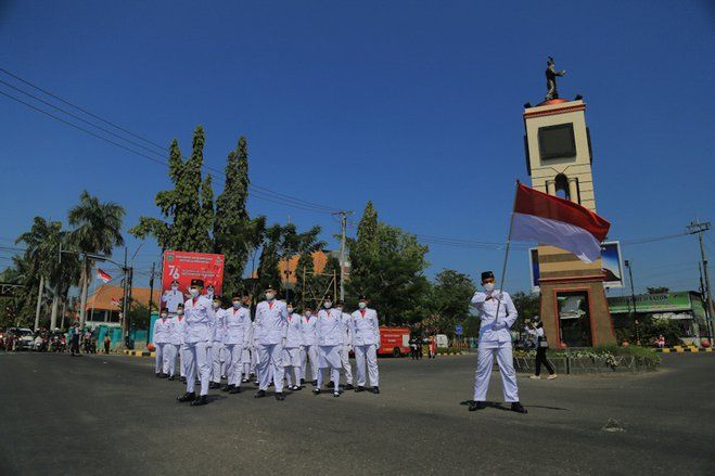 Upacara 17-an, Arus Lalu Lintas di Madiun Dihentikan Sejenak
