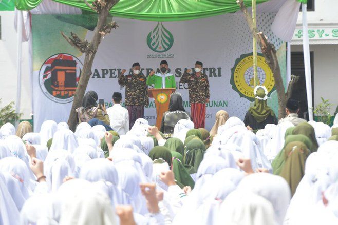 Jadi Pembina Apel Akbar Santri, Sekjen PPP Kenang Perjuangan Santri