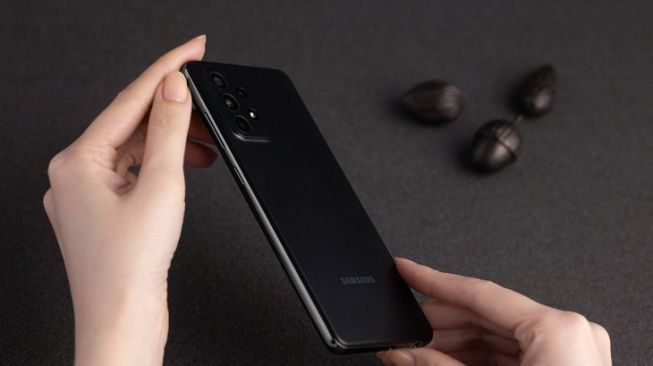 Harga Bersaing, Ini Spesifikasi dan Harga Samsung Galaxy A52 vs Oppo Reno5