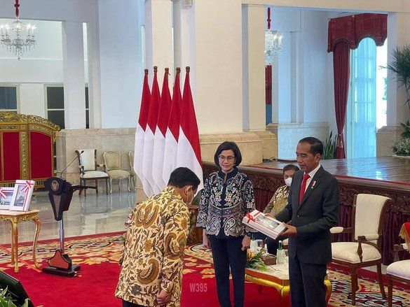 Kementeriannya Sangat&nbsp; Baik Dalam Penganggaran, Prabowo Terima DIPA 2023 dari Presiden